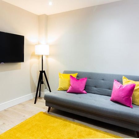 Guestready - Encantando O Apartamento 2Br No Newmarket Hall Dublin Bagian luar foto