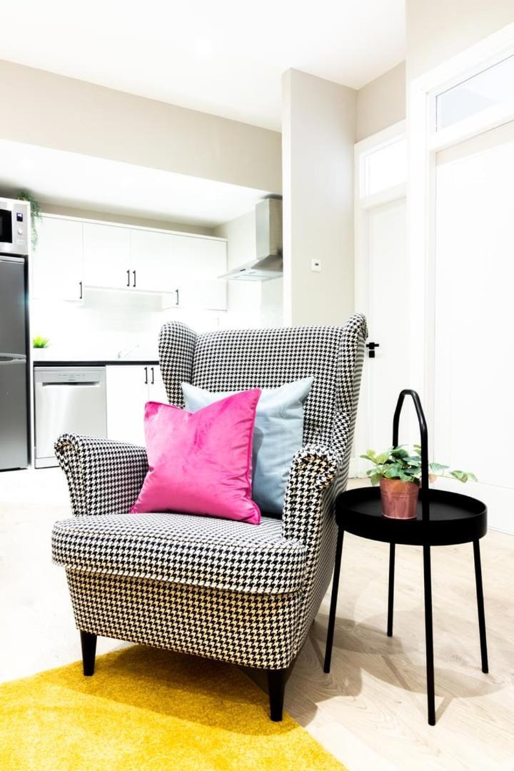 Guestready - Encantando O Apartamento 2Br No Newmarket Hall Dublin Bagian luar foto