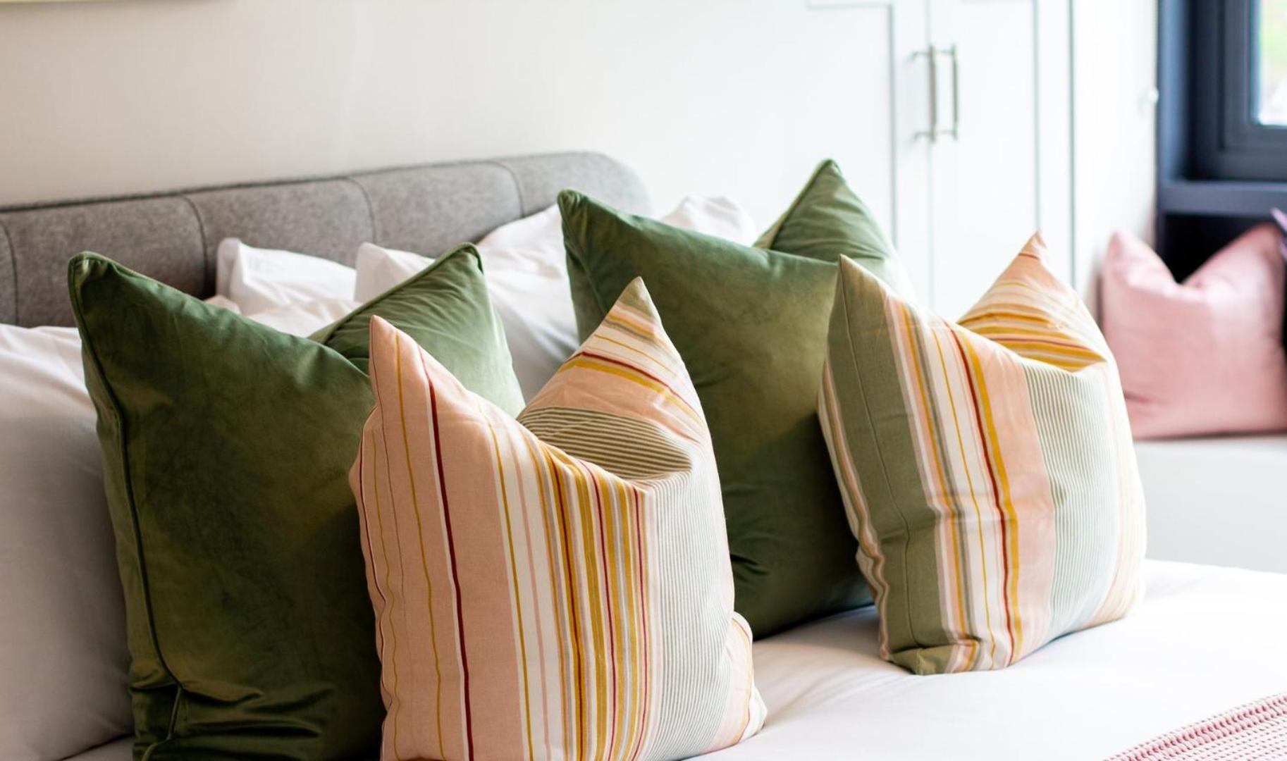 Guestready - Encantando O Apartamento 2Br No Newmarket Hall Dublin Bagian luar foto